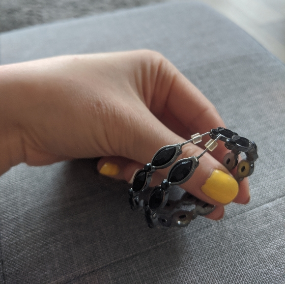 🖤 Free w/purchase! 🖤 - Picture 2 of 2